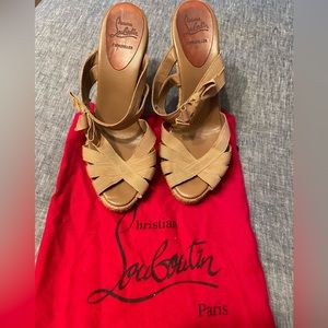 Pre-loved Louboutin wedge 39